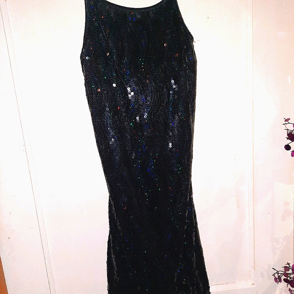 Black sequin sexy dress